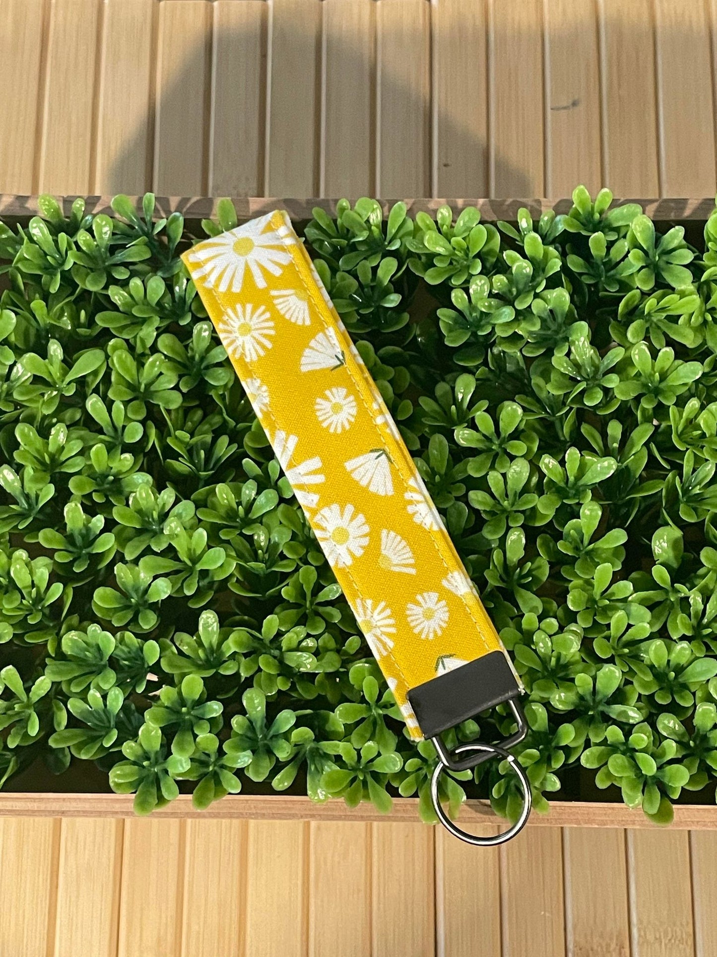 Daisy Yellow Keychain